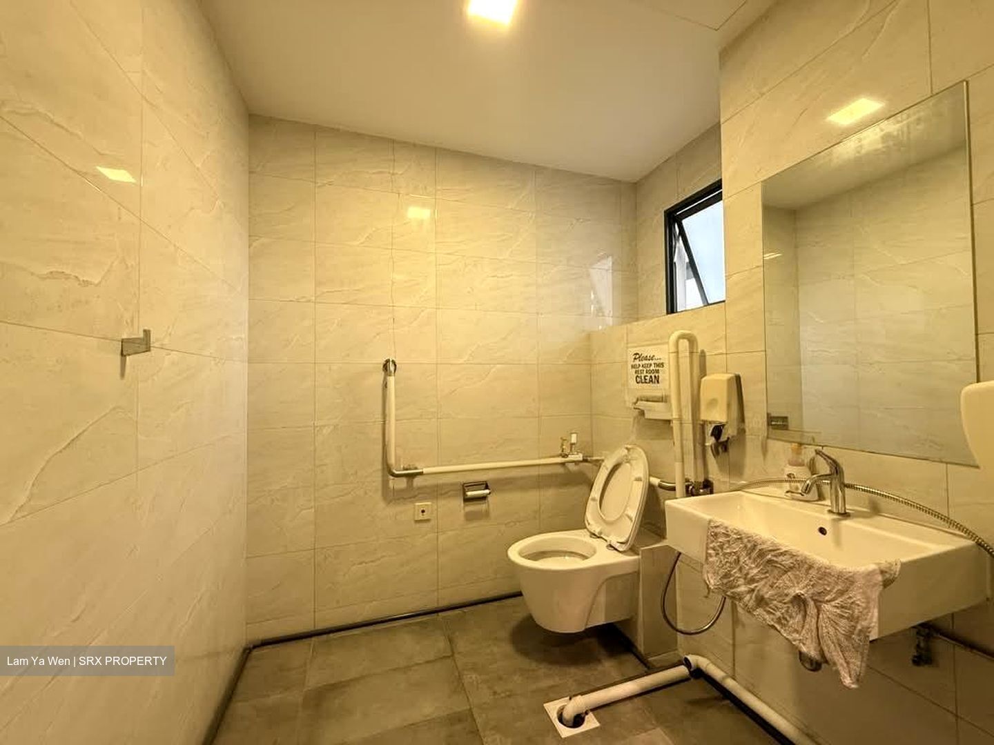 Ct Hub 2 (D12), Office #557778861